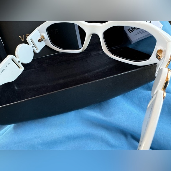Authentic Versace Sunglasses - Picture 4 of 16